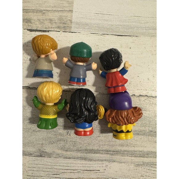 Mattel Little People Fisher-Price DC Comics Super Heroes Pizza Delivery Set 6 - Picture 2 of 12